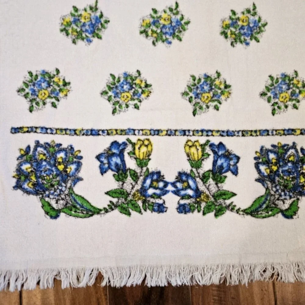 Vintage White Blue Floral Fringe Towel 3 Pc Set 1 Hangs Over Chair 22X38 Cannon‎